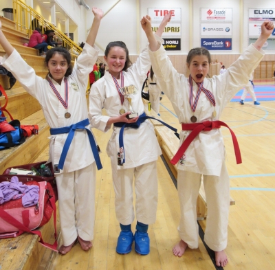 Medaljedryss for VVIL under karate-stemne i Molde