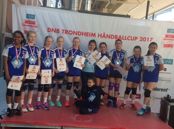 J12 hjemme 6.1 og borte 7.1